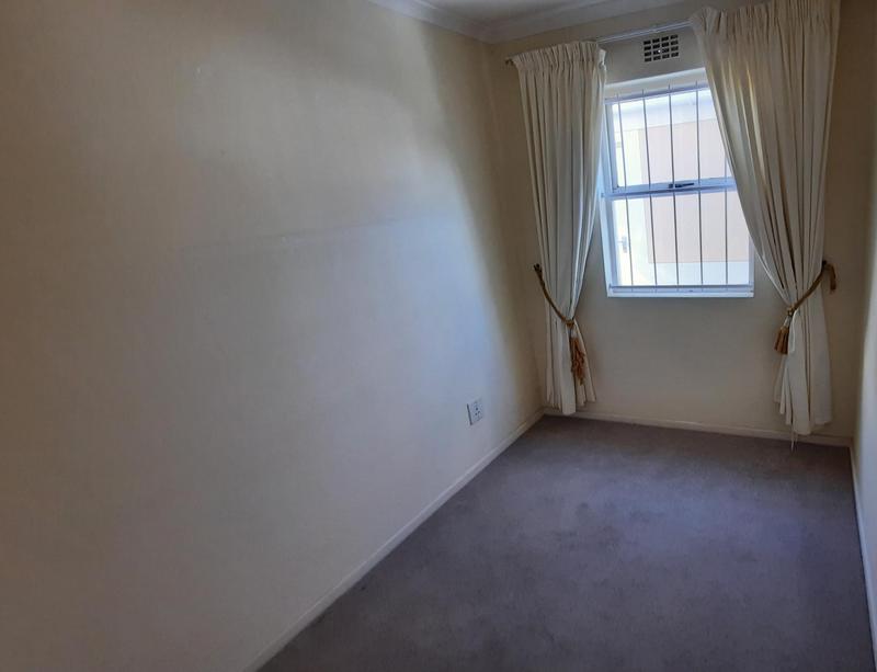 2 Bedroom Property for Sale in Gordons Bay Western Cape